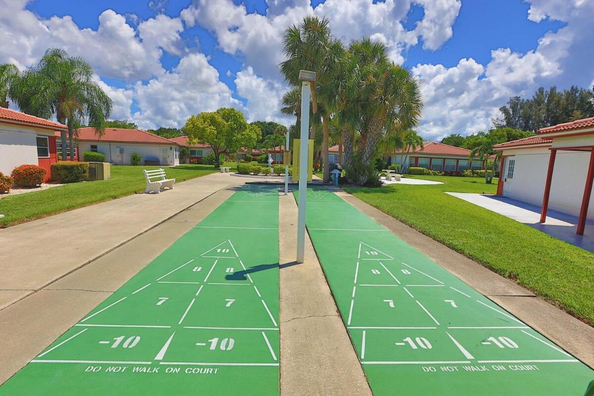 סרסוטה Updated Condo With Pool, Walk To Crescent Beach & Restaurants! מראה חיצוני תמונה